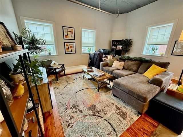 212 45th St 3B, Lawrenceville, PA 15201