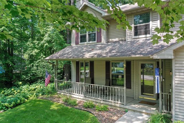 1744 IVES LANE, Suamico, WI 54173