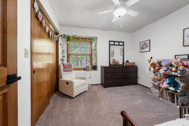 1744 IVES LANE, Suamico, WI 54173
