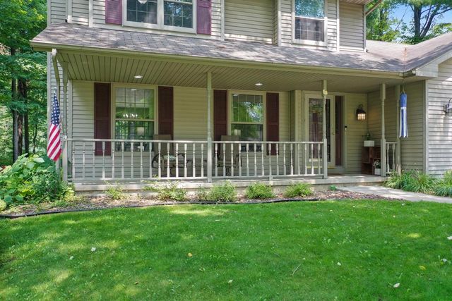 1744 IVES LANE, Suamico, WI 54173