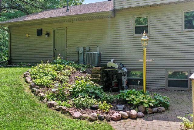 1744 IVES LANE, Suamico, WI 54173