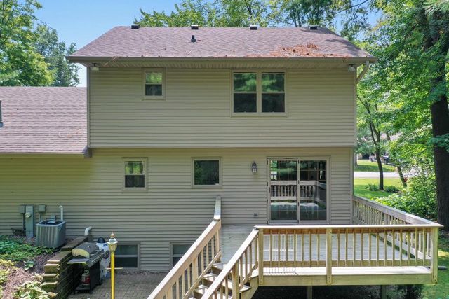 1744 IVES LANE, Suamico, WI 54173
