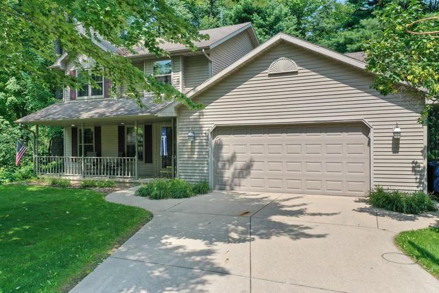 1744 IVES LANE, Suamico, WI 54173