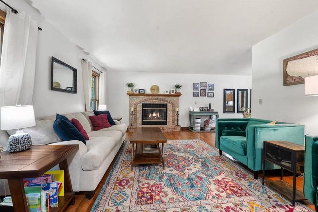 1744 IVES LANE, Suamico, WI 54173