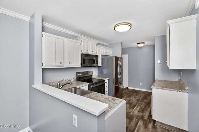 79 Meadowlark Drive, Cohoes, NY 12047