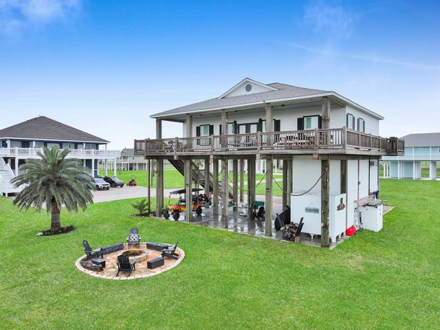 810 Casa Drive, Crystal Beach, TX 77650
