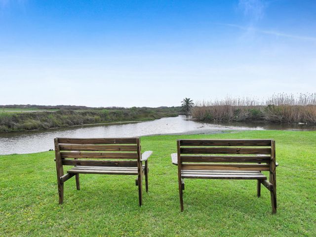 810 Casa Drive, Crystal Beach, TX 77650