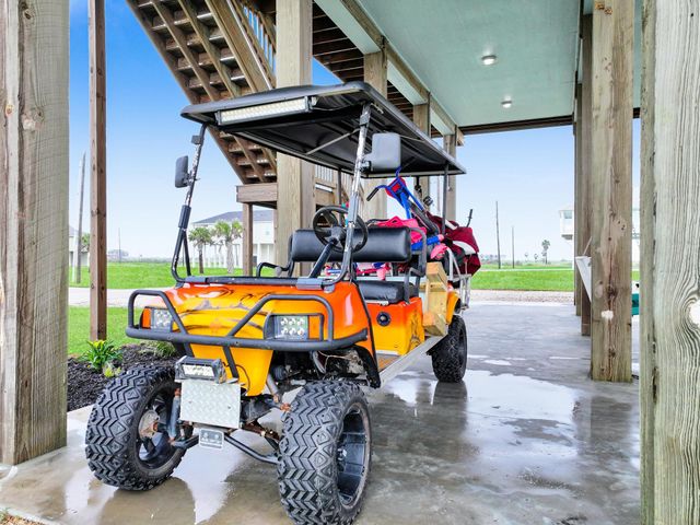 810 Casa Drive, Crystal Beach, TX 77650