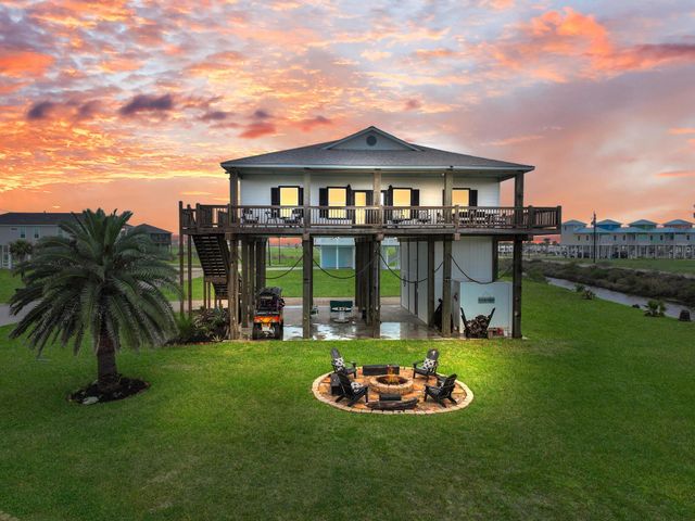 810 Casa Drive, Crystal Beach, TX 77650