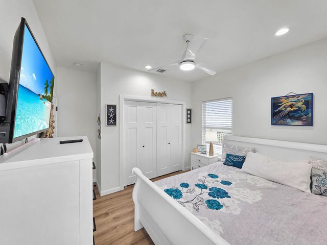 810 Casa Drive, Crystal Beach, TX 77650