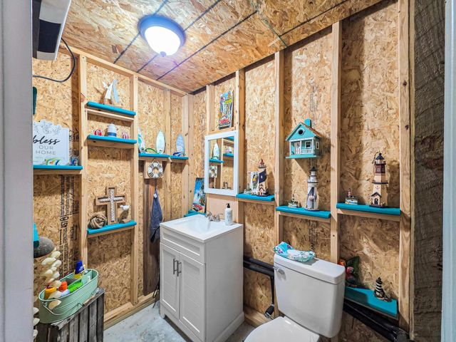 810 Casa Drive, Crystal Beach, TX 77650