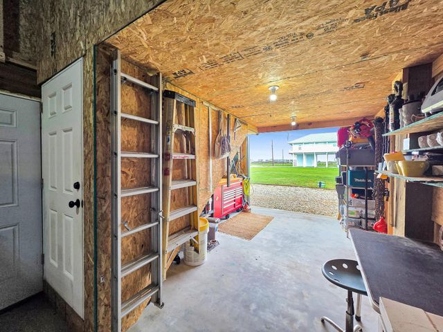 810 Casa Drive, Crystal Beach, TX 77650