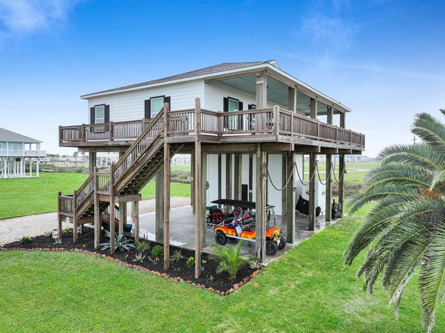 810 Casa Drive, Crystal Beach, TX 77650