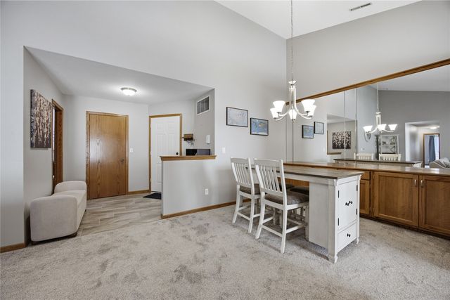 4730 Westchester Drive NE C, Cedar Rapids, IA 52402