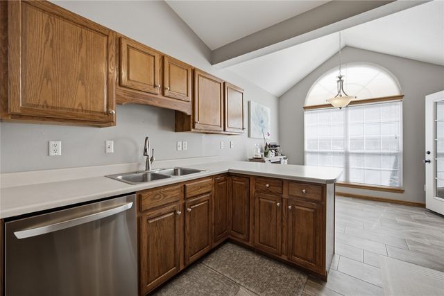 4730 Westchester Drive NE C, Cedar Rapids, IA 52402