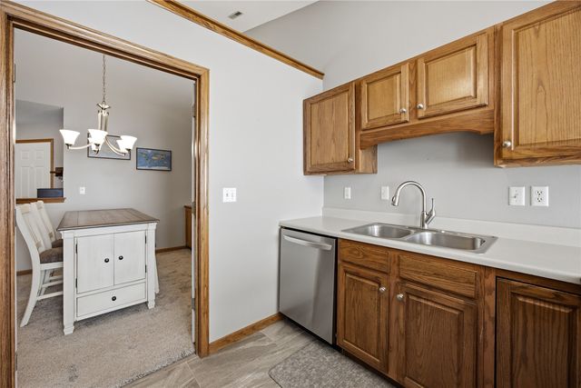 4730 Westchester Drive NE C, Cedar Rapids, IA 52402