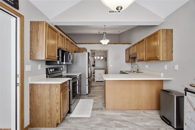 4730 Westchester Drive NE C, Cedar Rapids, IA 52402
