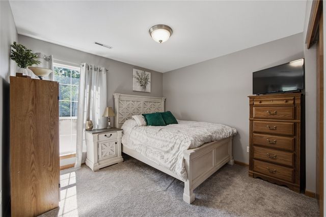 4730 Westchester Drive NE C, Cedar Rapids, IA 52402