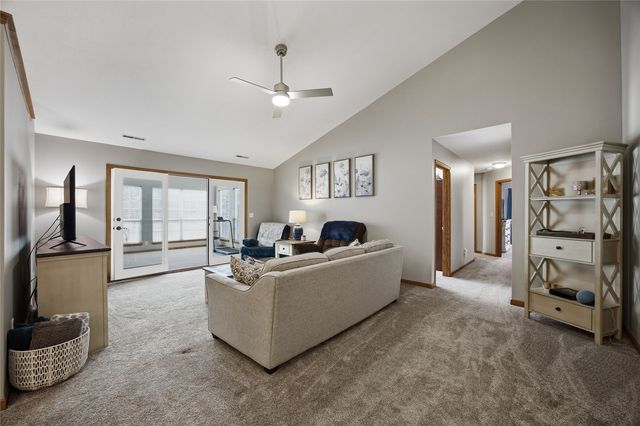 4730 Westchester Drive NE C, Cedar Rapids, IA 52402