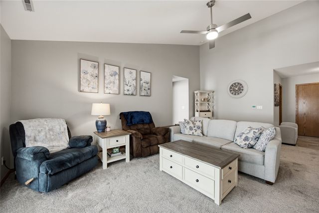 4730 Westchester Drive NE C, Cedar Rapids, IA 52402