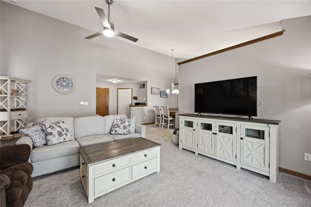 4730 Westchester Drive NE C, Cedar Rapids, IA 52402