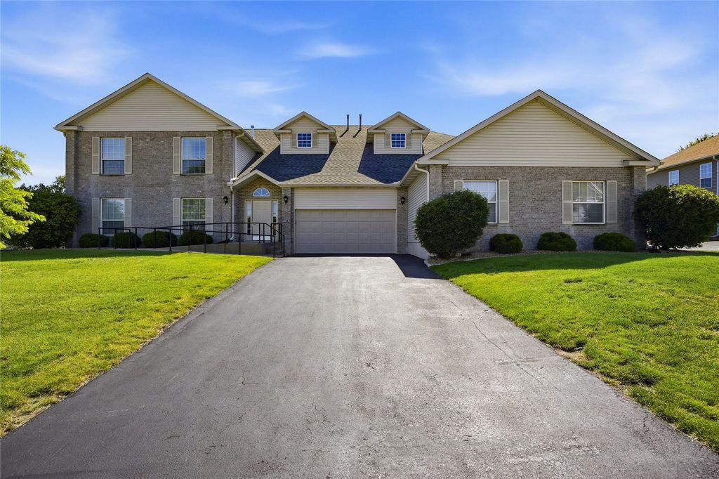 4730 Westchester Drive NE C, Cedar Rapids, IA 52402