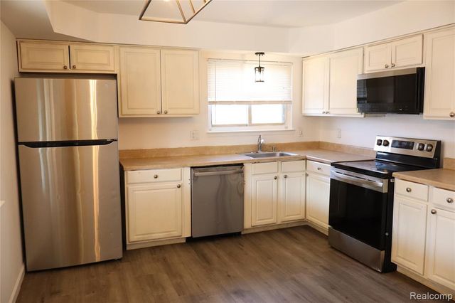 33359 Mccoy Drive, Sterling Heights, MI 48312