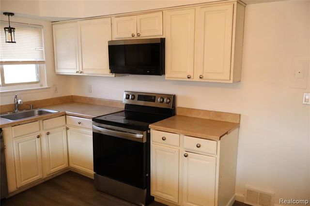 33359 Mccoy Drive, Sterling Heights, MI 48312