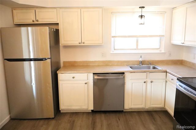 33359 Mccoy Drive, Sterling Heights, MI 48312