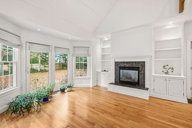602 Putnam Ave, Barnstable, MA 02635