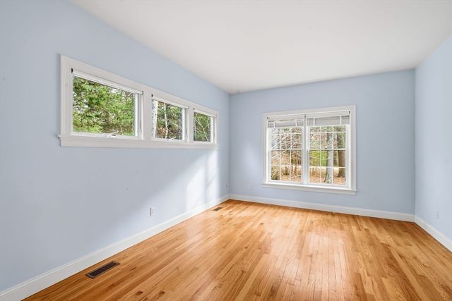 602 Putnam Ave, Barnstable, MA 02635