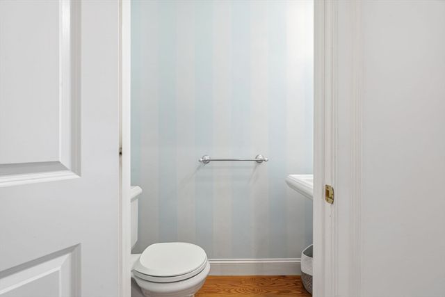 602 Putnam Ave, Barnstable, MA 02635