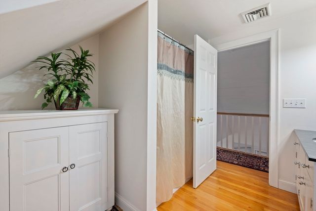 602 Putnam Ave, Barnstable, MA 02635