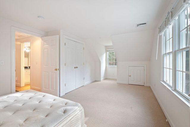 602 Putnam Ave, Barnstable, MA 02635