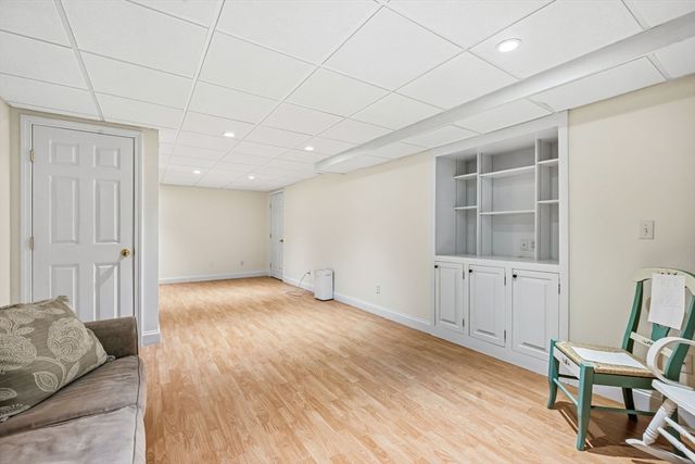 602 Putnam Ave, Barnstable, MA 02635