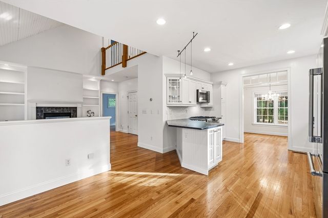 602 Putnam Ave, Barnstable, MA 02635