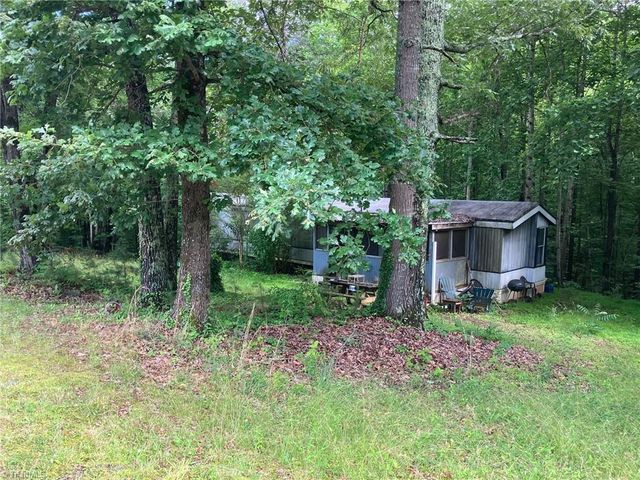 1010 Burdun Lane, Walnut Cove, NC 27052