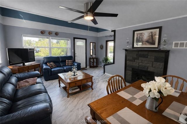 40 Hawaii Lane, Hilltop Lakes, TX 77871