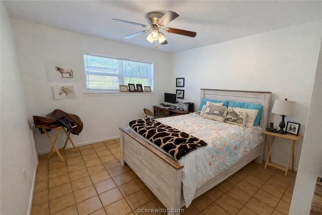 40 Hawaii Lane, Hilltop Lakes, TX 77871