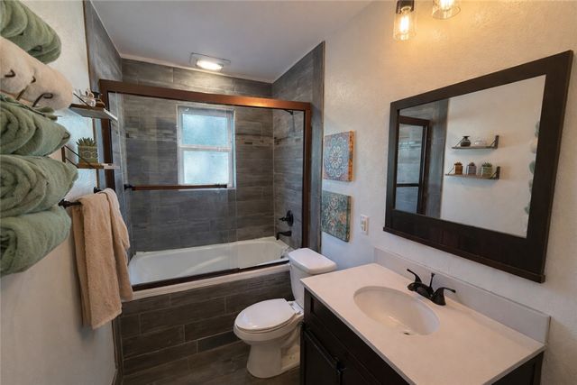 40 Hawaii Lane, Hilltop Lakes, TX 77871