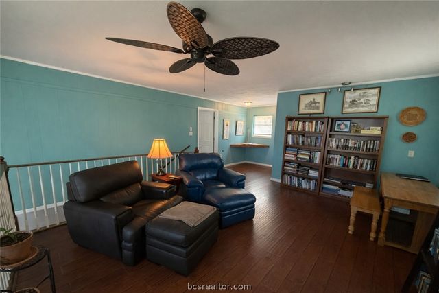 40 Hawaii Lane, Hilltop Lakes, TX 77871