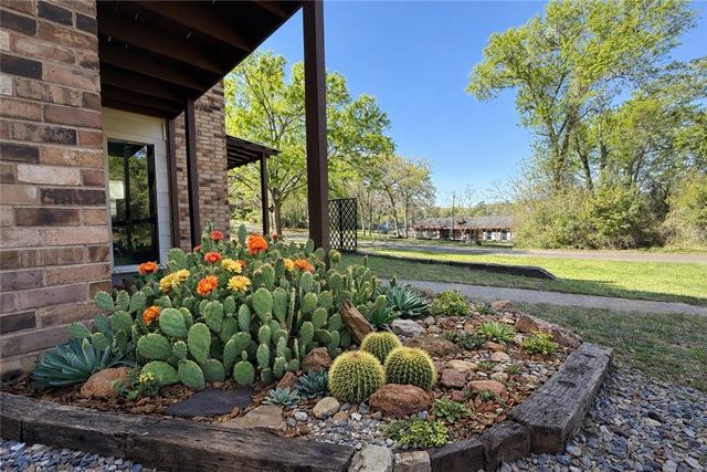 40 Hawaii Lane, Hilltop Lakes, TX 77871