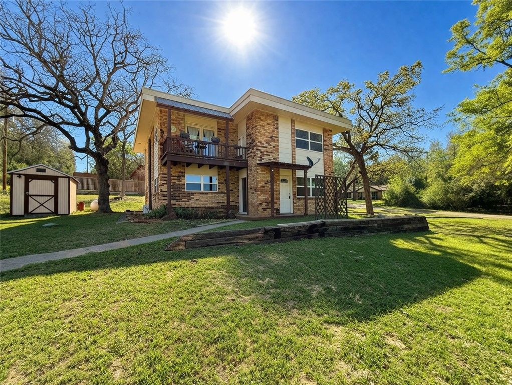 40 Hawaii Lane, Hilltop Lakes, TX 77871