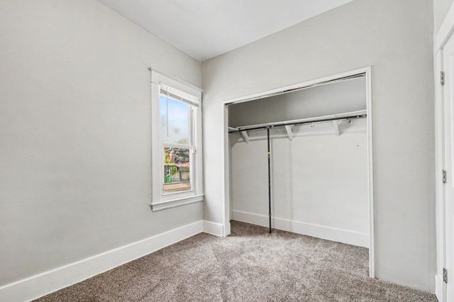 2041 Edgewood Avenue NE, Grand Rapids, MI 49505