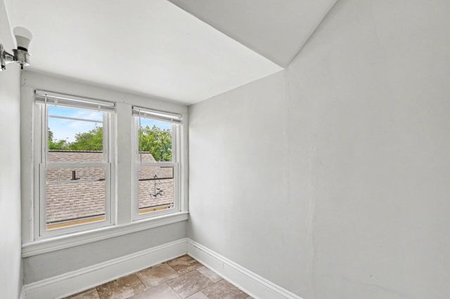 2041 Edgewood Avenue NE, Grand Rapids, MI 49505