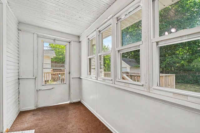 2041 Edgewood Avenue NE, Grand Rapids, MI 49505