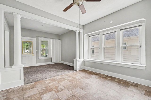 2041 Edgewood Avenue NE, Grand Rapids, MI 49505