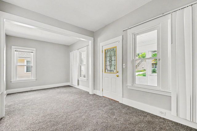 2041 Edgewood Avenue NE, Grand Rapids, MI 49505