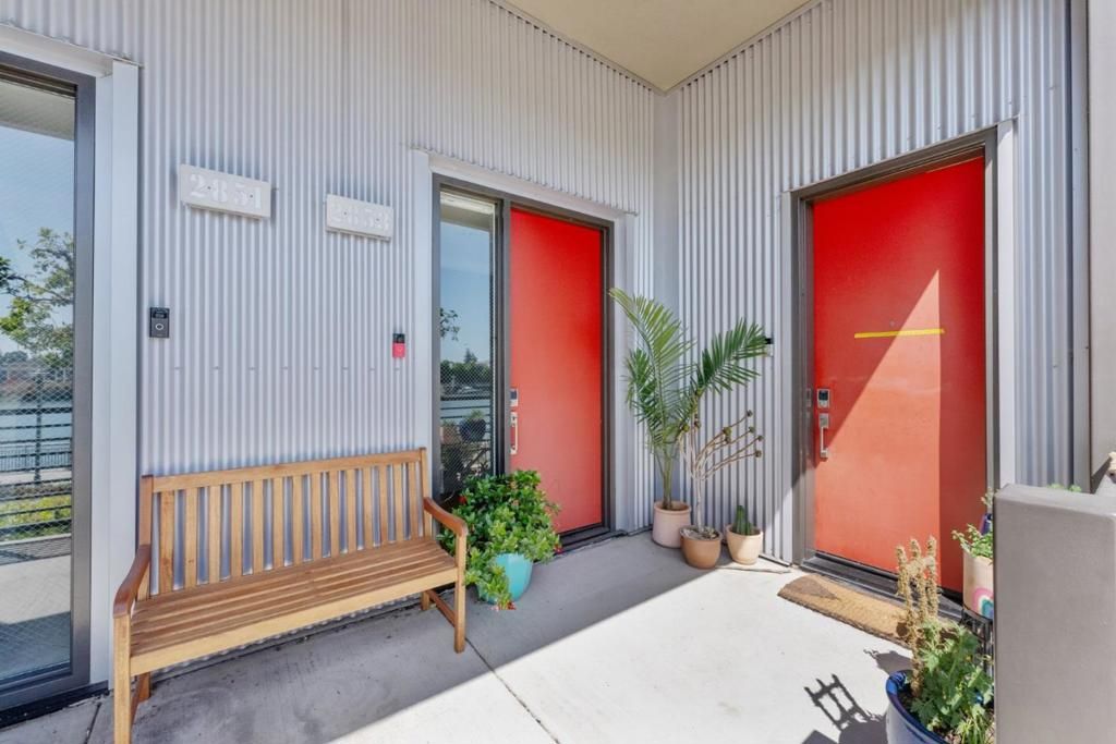 Image 10 of property listing at 2853 Regatta Drive, Oakland, CA 94601