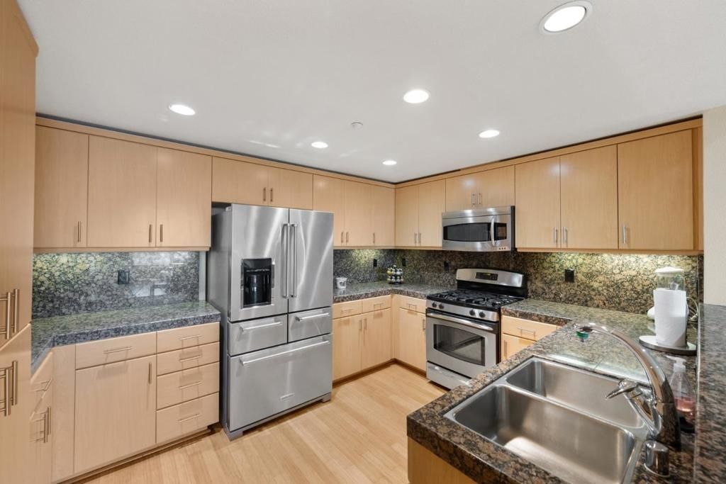 Image 20 of property listing at 2853 Regatta Drive, Oakland, CA 94601